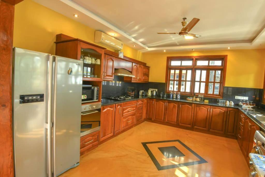 Villa Nazuri W Caretaker Candolim Zewnętrze zdjęcie