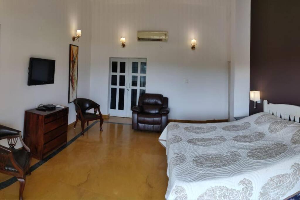 Villa Nazuri W Caretaker Candolim Zewnętrze zdjęcie